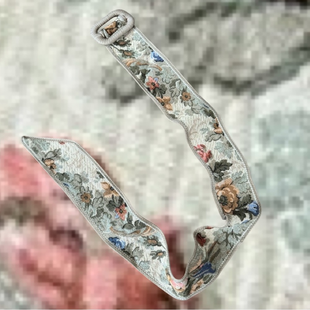 Vintage Floral Tapestry Belt - Picture 3 of 14